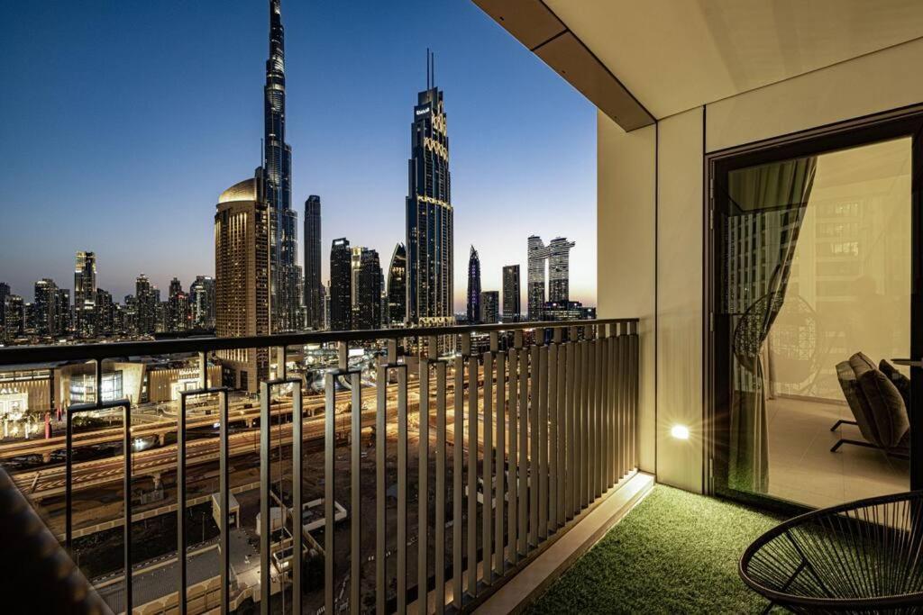 Downtown - Burj Khalifa Facing - 2 Bed Luxe دبي