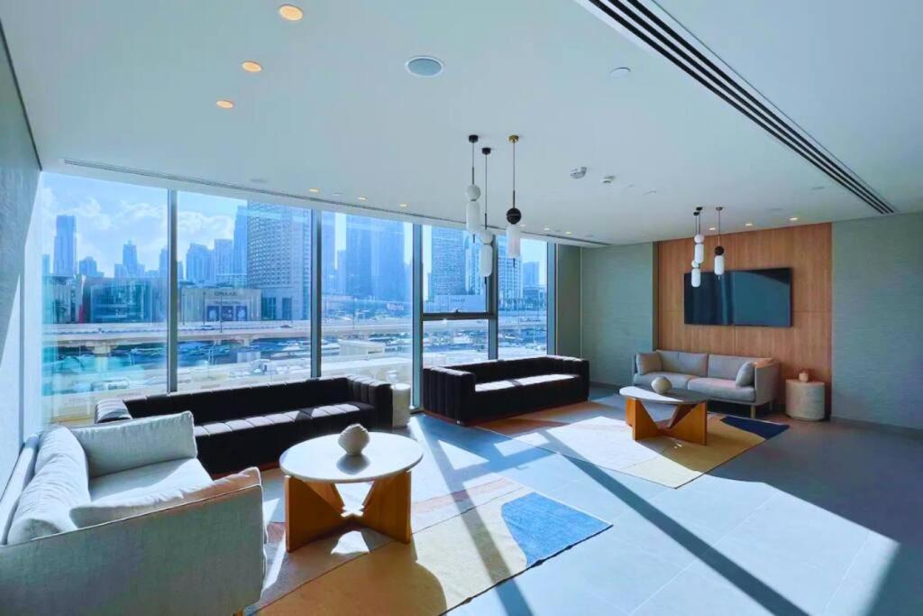 شقة Downtown - Burj Khalifa Facing - 2 Bed Luxe *