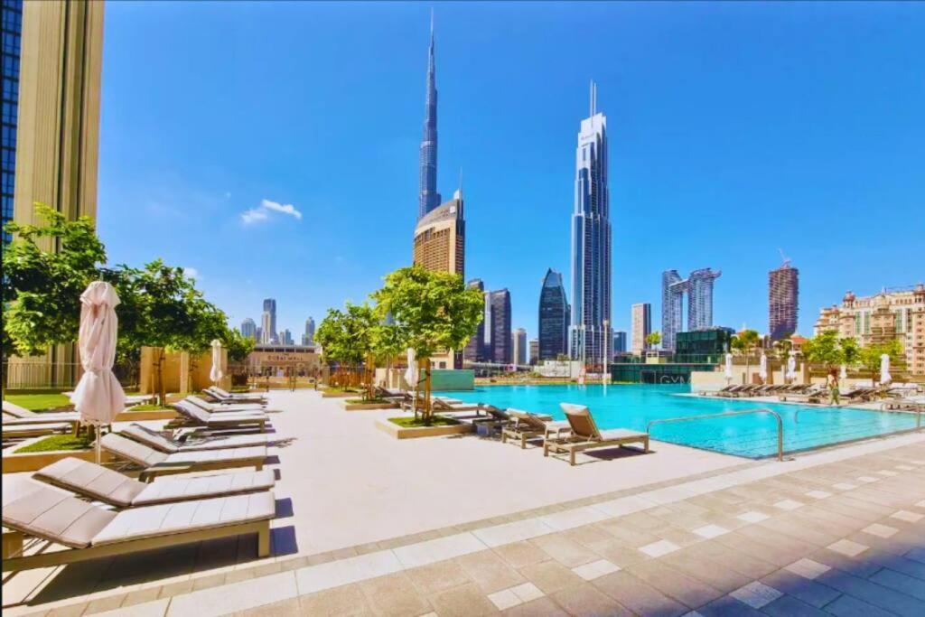 Downtown - Burj Khalifa Facing - 2 Bed Luxe شقة دبي