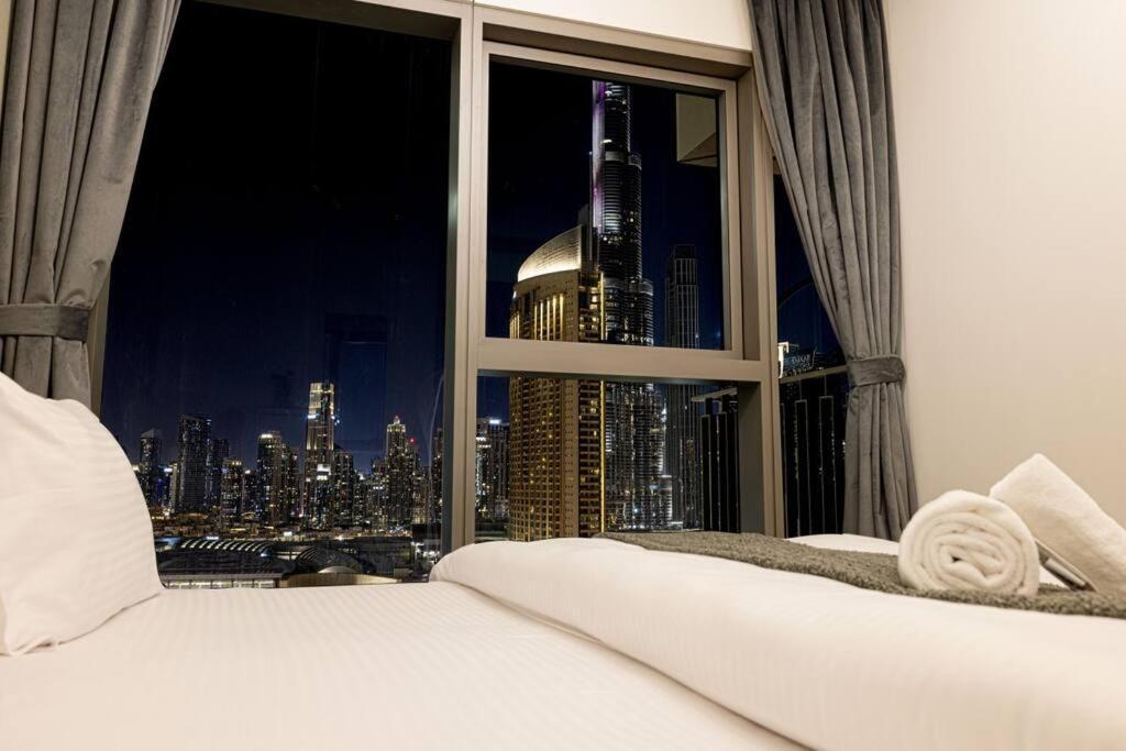 Downtown - Burj Khalifa Facing - 2 Bed Luxe شقة *