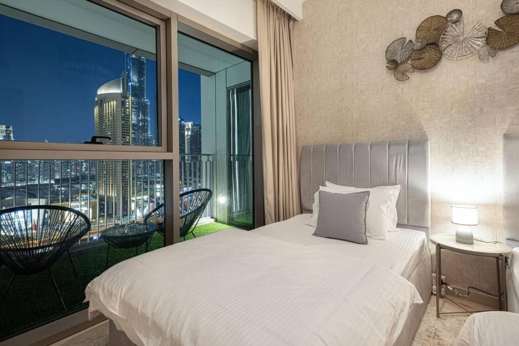 شقة Downtown - Burj Khalifa Facing - 2 Bed Luxe *
