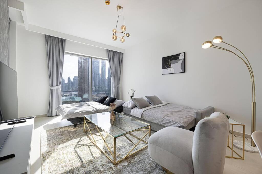 Downtown - Burj Khalifa Facing - 2 Bed Luxe شقة دبي