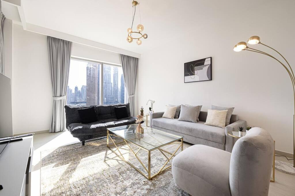 Downtown - Burj Khalifa Facing - 2 Bed Luxe * دبي